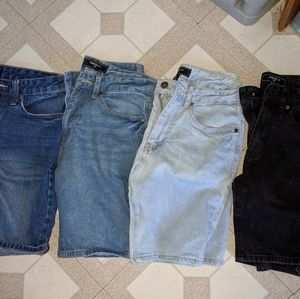 Lot of Forever 21 shorts